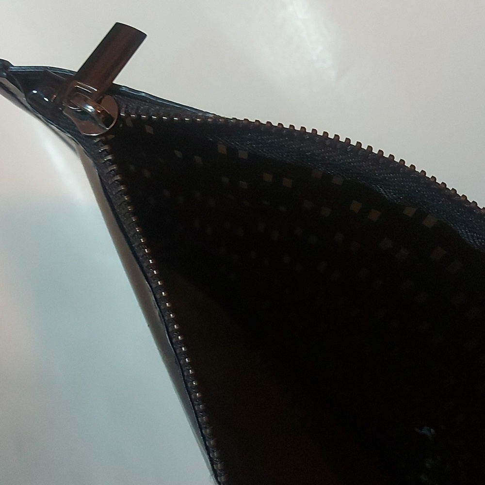 🦋 3/$30 Filorga plastic monogram case - Picture 3 of 4